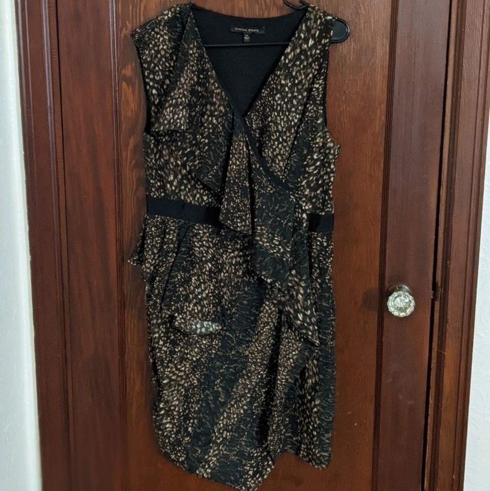 Cynthia Steffe Ruffle V Neck Animal Print Straight Silk Dress Size 12